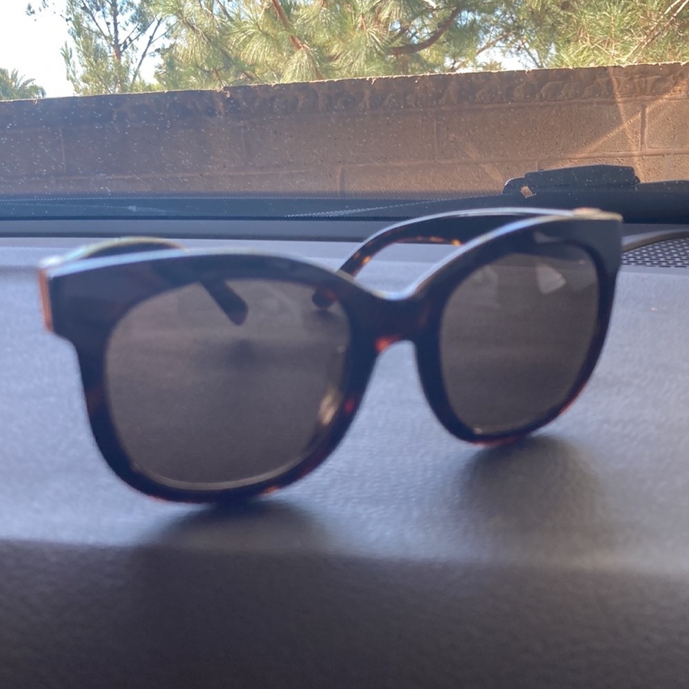 Balenciaga Sunglass Authentic - Picture 3 of 7